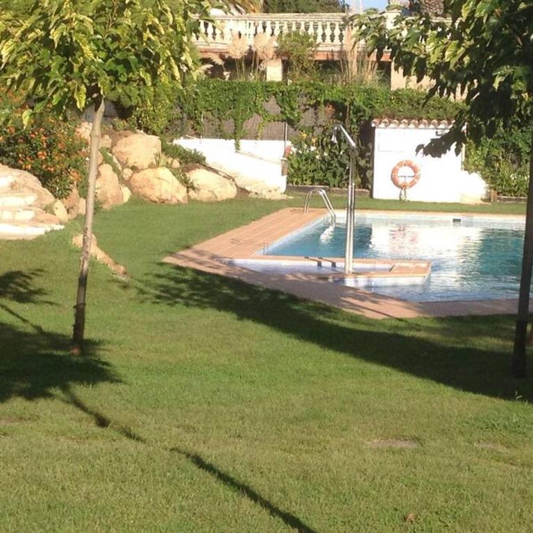 Casita blanca con fibra óptica y piscina cominutaria - Casa de 2 dormitorios - 12
