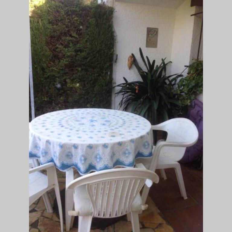 Casita blanca con fibra óptica y piscina cominutaria - Casa de 2 dormitorios - 14