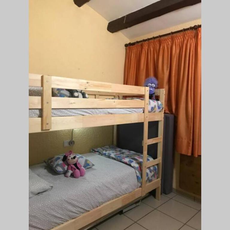 Casita blanca con fibra óptica y piscina cominutaria - Casa de 2 dormitorios - 9