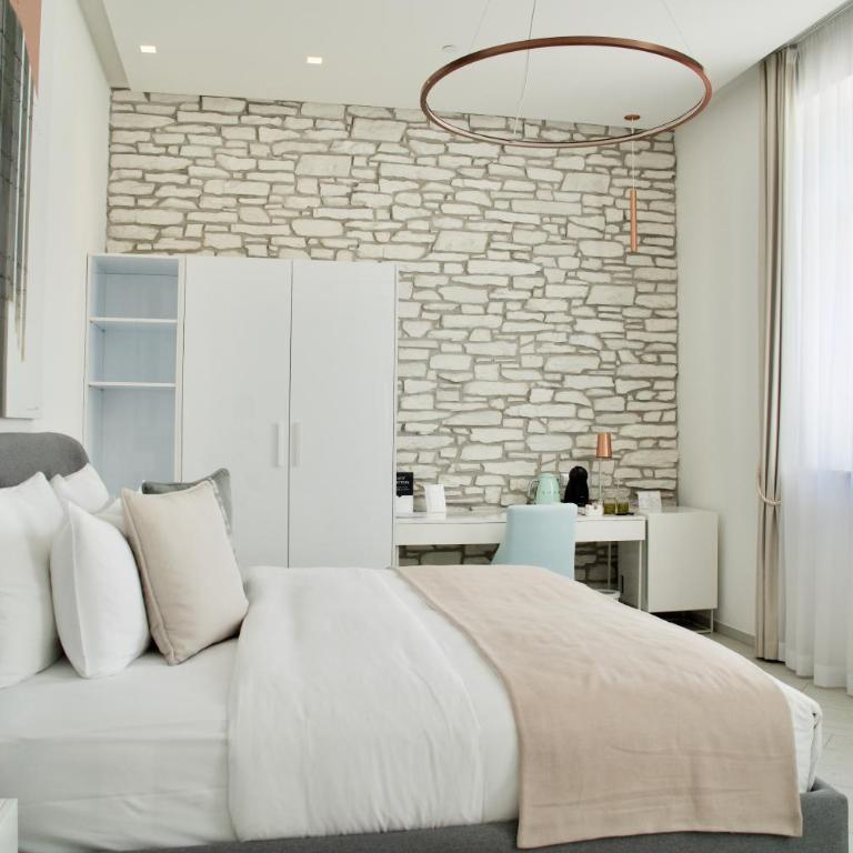 Lazure Hotel & Marina - Double or Twin Room - Disability Access - 4