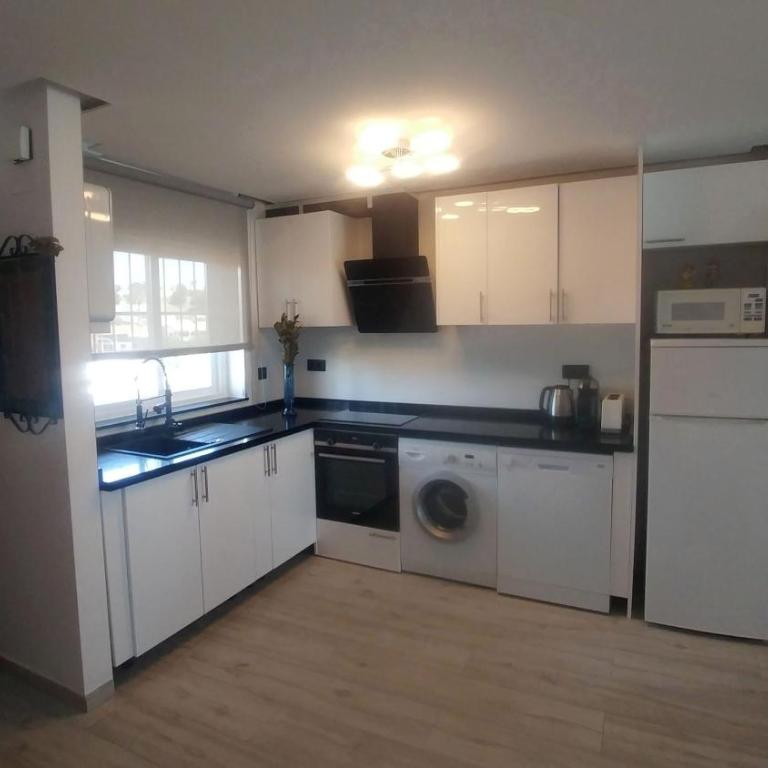 Happy Paradise - Apartment with Sea View - 17