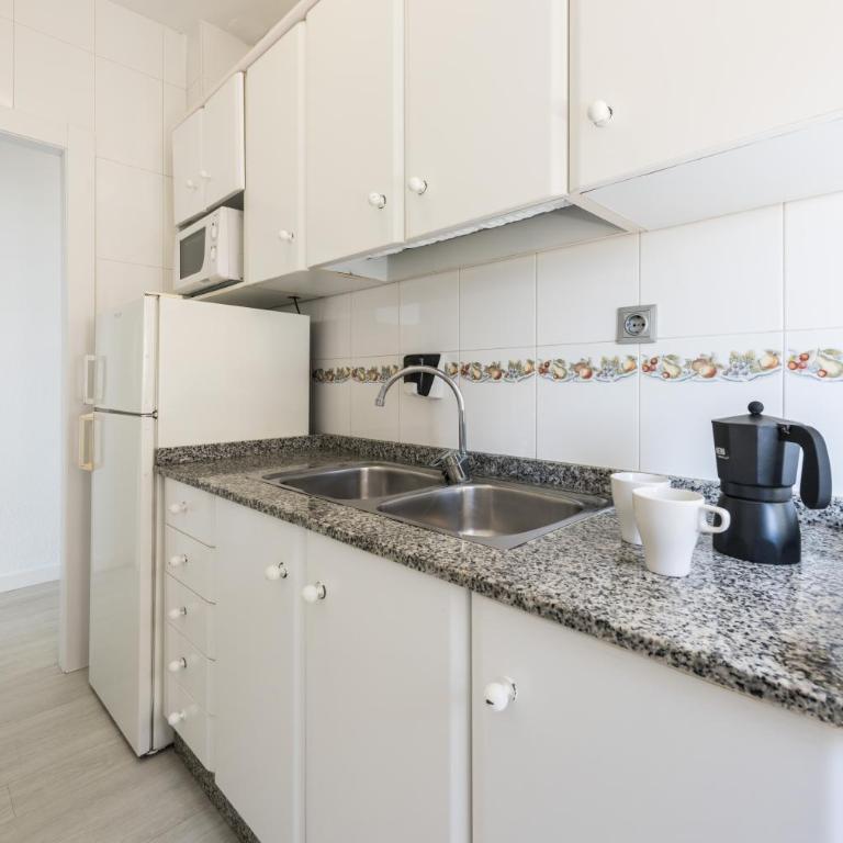Flats Friends Atlantida - Two-Bedroom Apartment with Sea View - 10