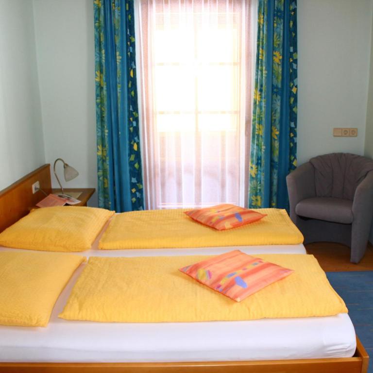 Pension & Ferienwohnung Sonnleiten - Apartment mit 2 Schlafzimmern, einem Balkon und Bergblick - 11