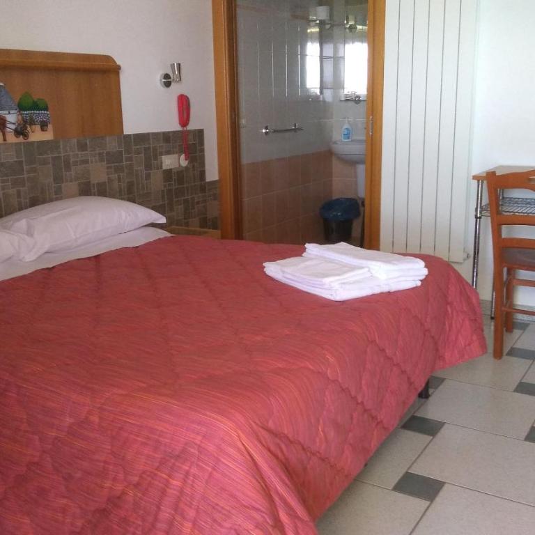 Bed & Breakfast La Collinetta - Camera Matrimoniale/Doppia con Letti Singoli - 1