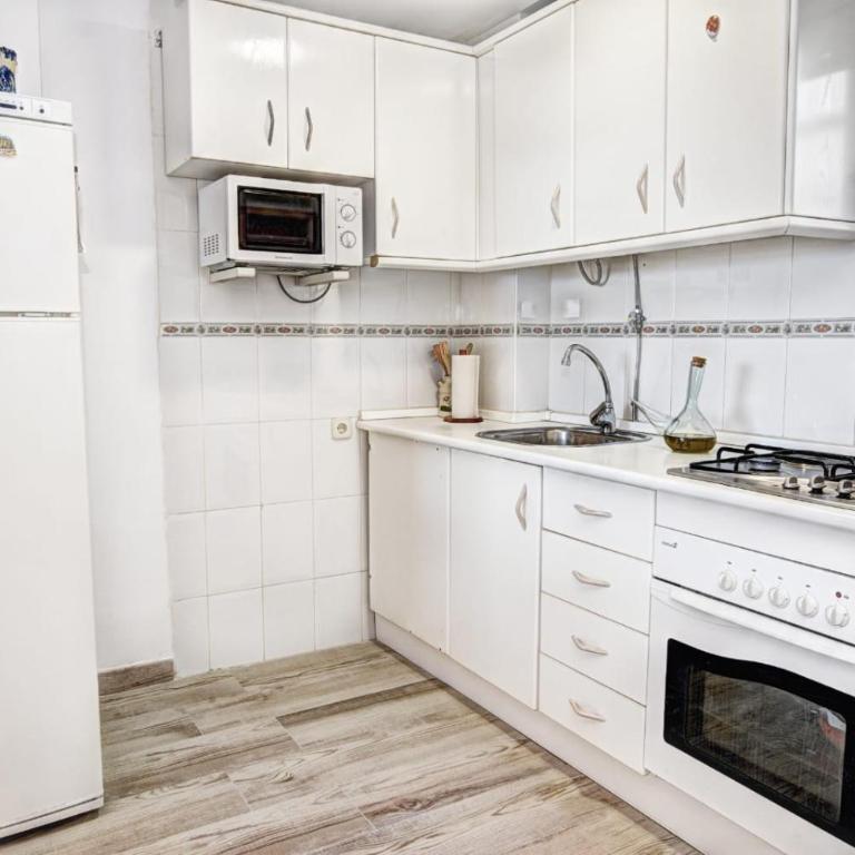 Benalmádena Apartamento amplio, soleado y con vista panorámica a 400 metros de la playa - One-Bedroom Apartment - 14