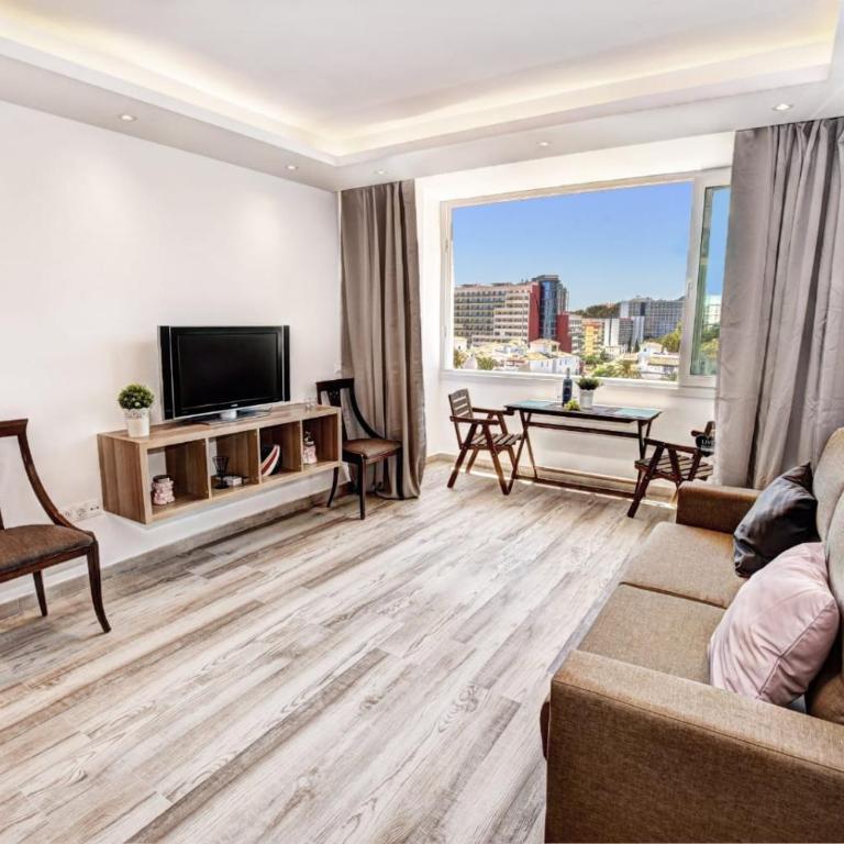 Benalmádena Apartamento amplio, soleado y con vista panorámica a 400 metros de la playa - One-Bedroom Apartment - 5