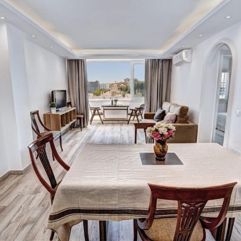Benalmádena Apartamento amplio, soleado y con vista panorámica a 400 metros de la playa - One-Bedroom Apartment - 10
