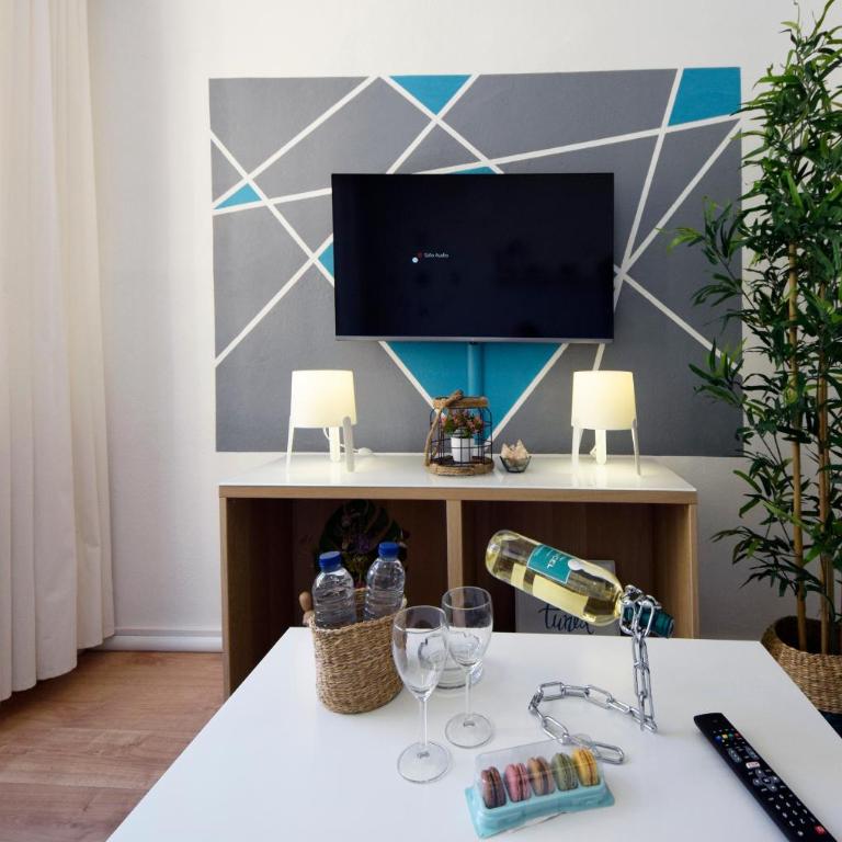 Peaceful & Bright Loft, HEATED POOL, NETFLIX, FREE WIFI & PARKING, TENNIS - Apartamento de 1 dormitorio - 23