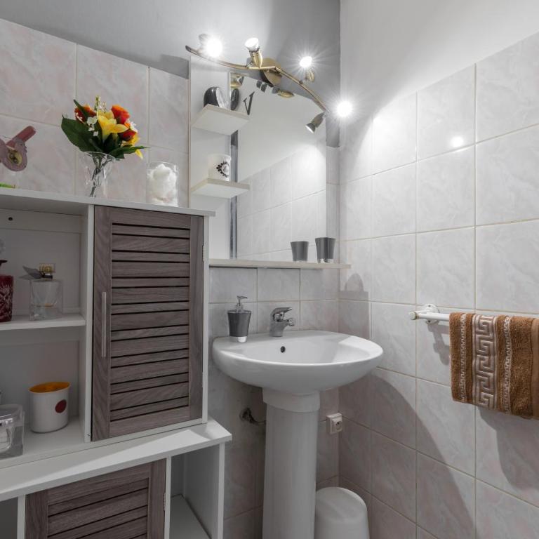 Beau 3 pièces, 7 pers, 2 terrasses, centre, calme, sécurité - Appartement 2 Chambres - 23