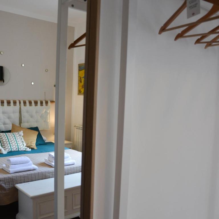 Guest house Le Sibille - Camera Matrimoniale con Balcone - 12