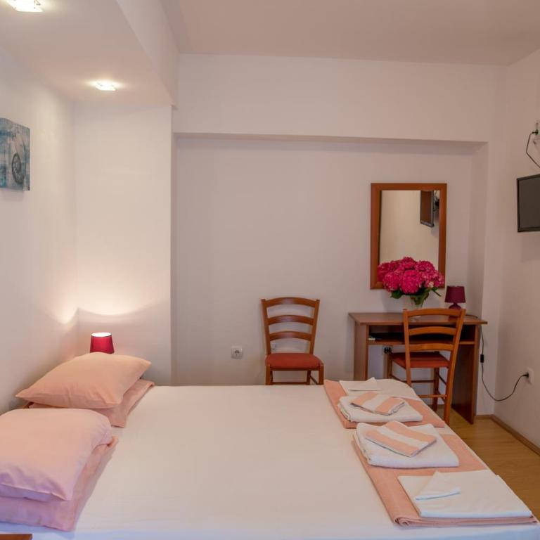 Apartman Zenta - Budget Double Room - 1