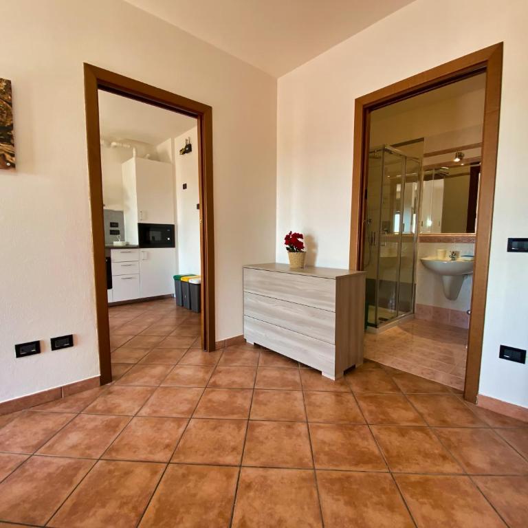 Residence Bellavista - Appartamento con 1 Camera da Letto, Balcone e Vista Lago - Lato Strada - 8