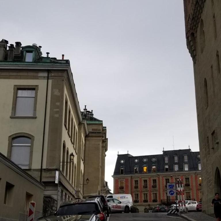 Off HSH Barre 6 - City Apartment next Cathedral Lausanne - Apartment mit 1 Schlafzimmer - 1