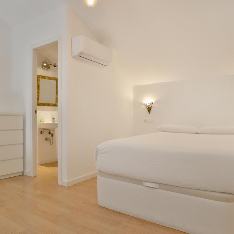 Apartamentos Centro Cordoba by MiRa - One Bedroom Duplex Apartment - 4