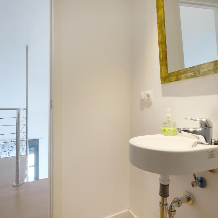 Apartamentos Centro Cordoba by MiRa - One Bedroom Duplex Apartment - 1