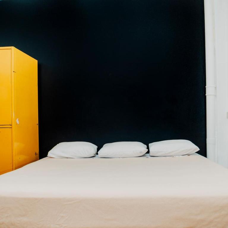 Hostel Mundo Joven Catedral - Quadruple Room with Private Bathroom - 8