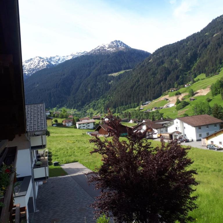 Haus Gabriele - Apartment mit Blick auf die Berge - 9
