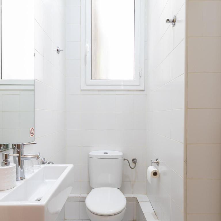 CasaNova Guest House - Economy Twin Room with Shared Bathroom - 1