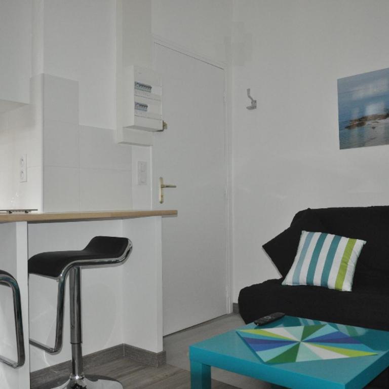 Studio lumineux Intra-muros à 2 pas de la plage. - Apartamento de 1 dormitorio - 3