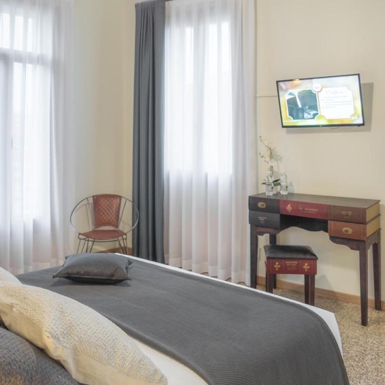 Grand Canal Suite by Wonderful Italy - Deluxe Double Room with Sea View - 9