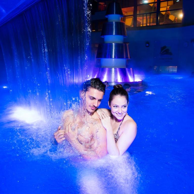Hotel Walliserhof-Leukerbad-Therme - Doppelzimmer mit Balkon, Zugang zum Spa und Seilbahnnutzung - 1