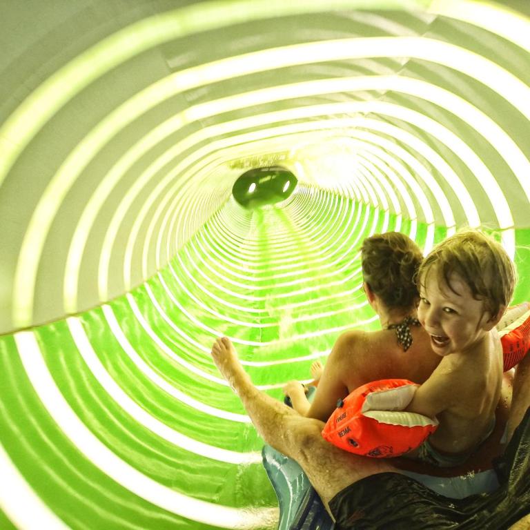 Hotel Walliserhof-Leukerbad-Therme - Familienzimmer mit Zugang zum Spa und Seilbahnnutzung - 2
