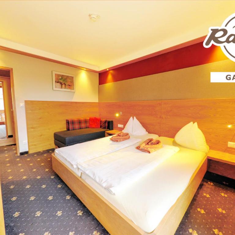 Alpen Adria Gasthof Rausch - Doppelzimmer mit Balkon (2 Erwachsene + 1 Kind) - 2