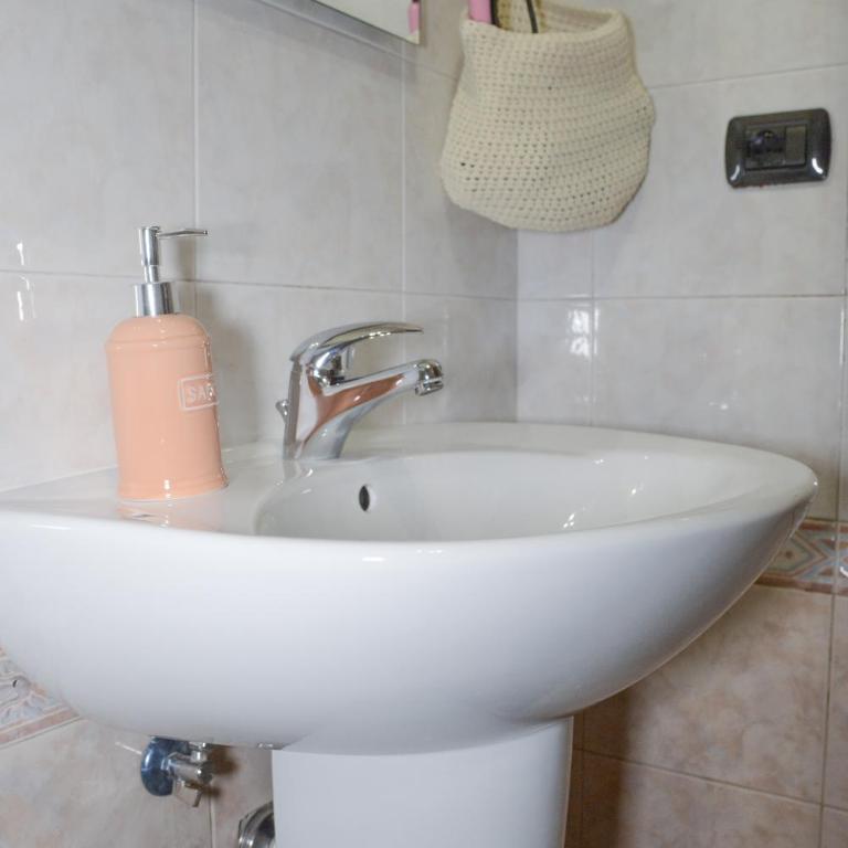 De Rossi Holiday - Double Room with Private External Bathroom - 9