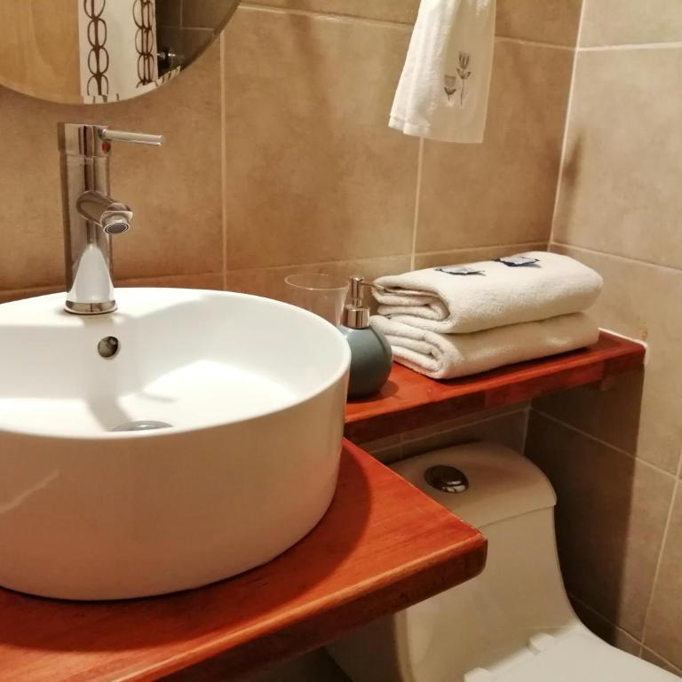 Hostal Mackay Temuco - Habitación Doble con baño privado - 1