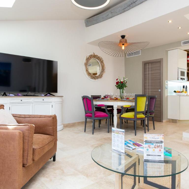 MAISON PICASSO - Jacuzzi, vue, terrasse for 6 - Villa 3 Chambres - 7
