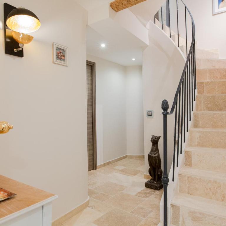 MAISON PICASSO - Jacuzzi, vue, terrasse for 6 - Villa 3 Chambres - 29