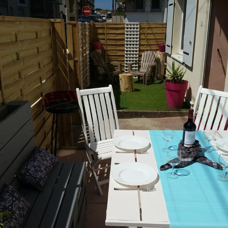 TERRASSE -100 m PLAGE -GRAND APPARTEMENT-8 PERS - Apartment mit 2 Schlafzimmern - 2