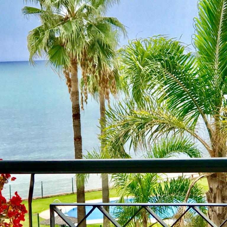 MI CAPRICHO 3-6 BEACHFRONT- Apartment with sea views in Costa del Sol - Two-Bedroom Apartment - 1