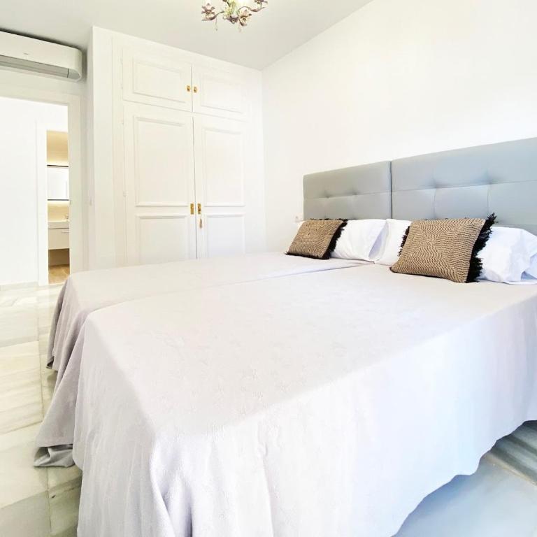 tarifa especial, sin aglomeraciones en piscina y playa, cerca de Puerto Banús - Apartamento de 2 dormitorios - 23