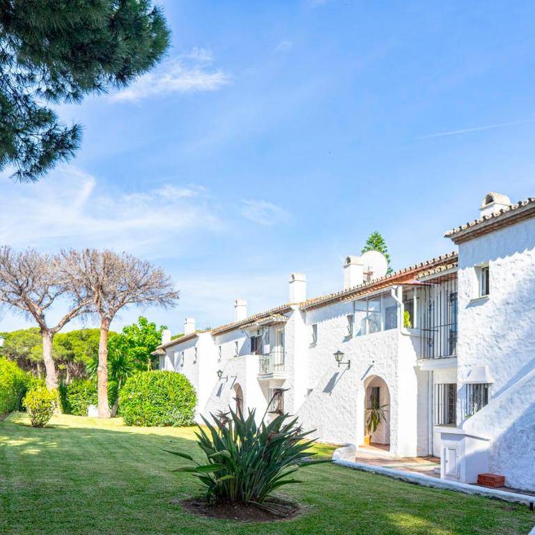 tarifa especial, sin aglomeraciones en piscina y playa, cerca de Puerto Banús - Apartamento de 2 dormitorios - 28