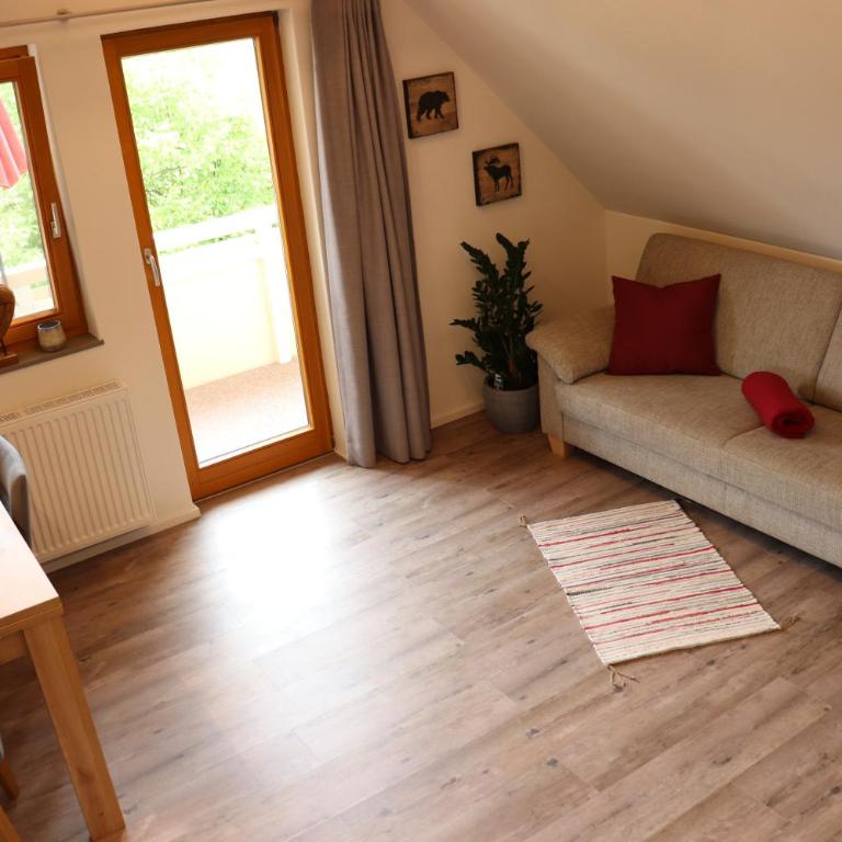 Wohnung #6 mit Balkon in ruhiger aber zentrale Lage - Stadtbus vor der Tür! - Apartamento de 1 dormitorio - 4
