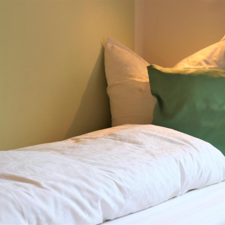 Wohnung #5 mit Balkon - zentrale dennoch ruhige Lage mit Terrasse - Stadtbus vor der Tür! - Apartamento de 2 dormitorios - 14