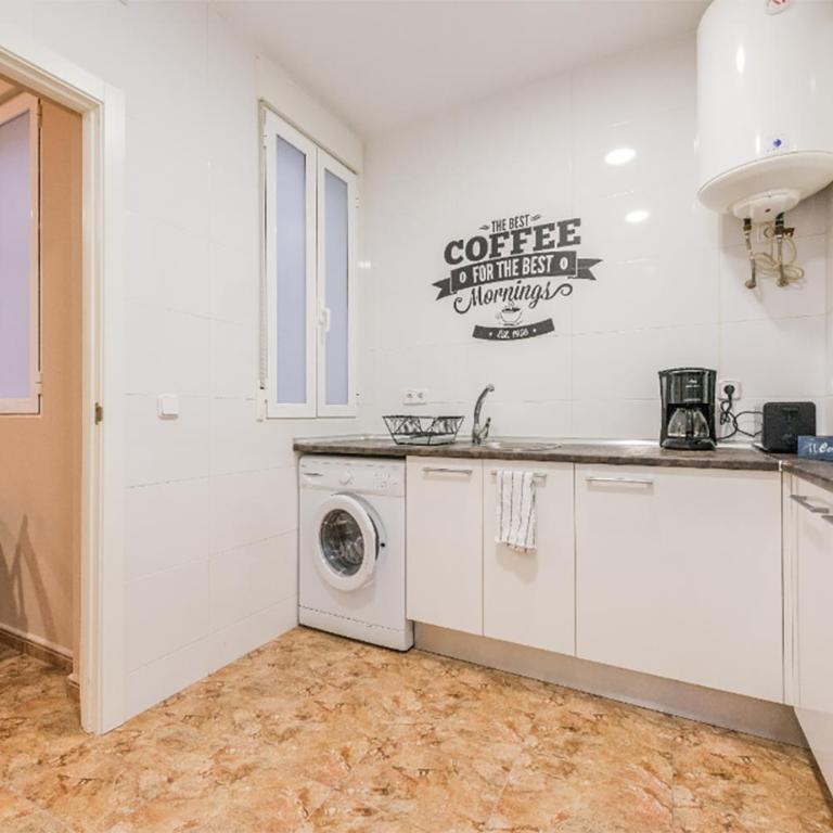 Boutique Apartments in the Heart of Madrid - Apartamento Deluxe - 2