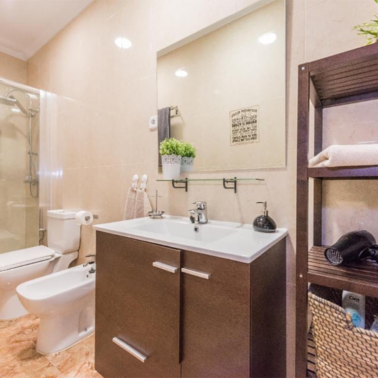 Boutique Apartments in the Heart of Madrid - Apartamento Deluxe - 8