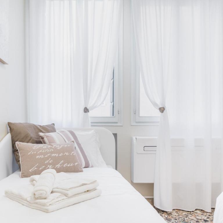 San Marco Square with Canal View by Wonderful Italy - Apartment with Canal View - 15