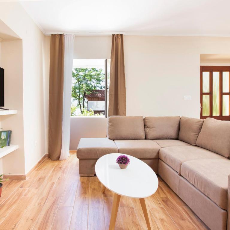 Old Stone Villa Lalosevic - Two-Bedroom Villa - 11