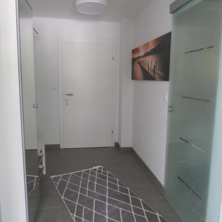 Sportpension Strobl - Apartment mit Terrasse - 2