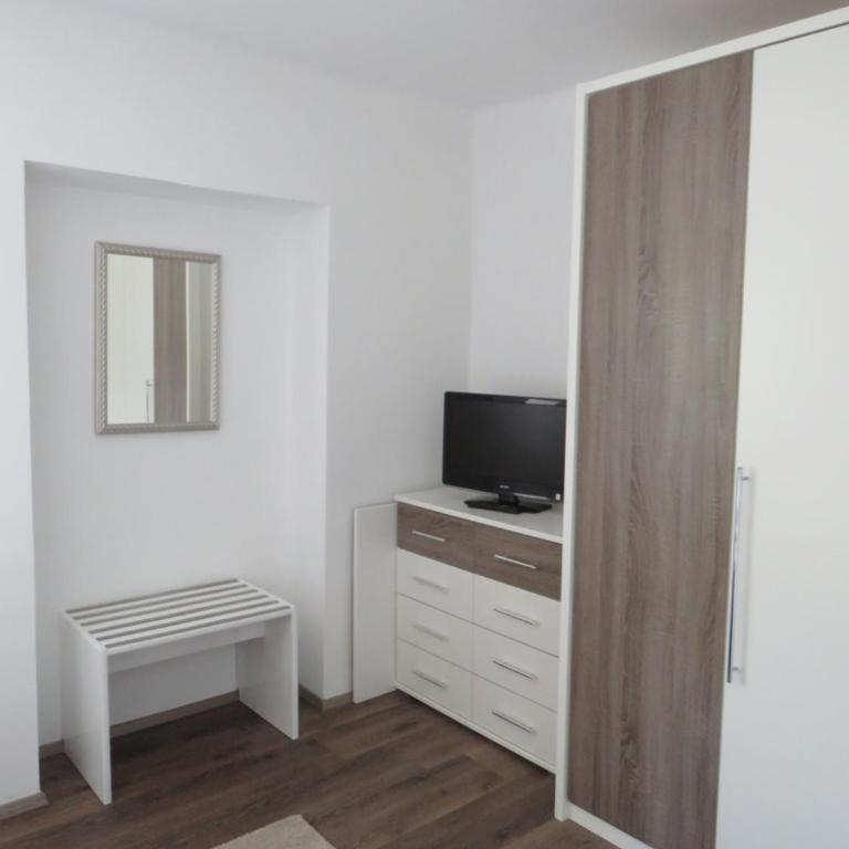 Sportpension Strobl - Apartment mit Terrasse - 5