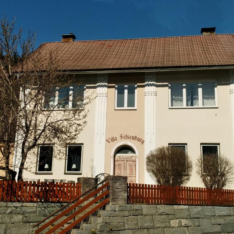 Felsenburgapartment - Apartment mit 2 Schlafzimmern - 1