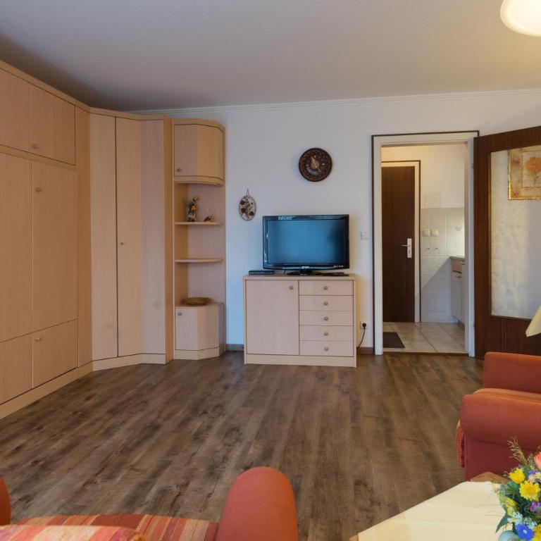 Ferienwohnung Volkmer - Apartment mit Balkon - 2