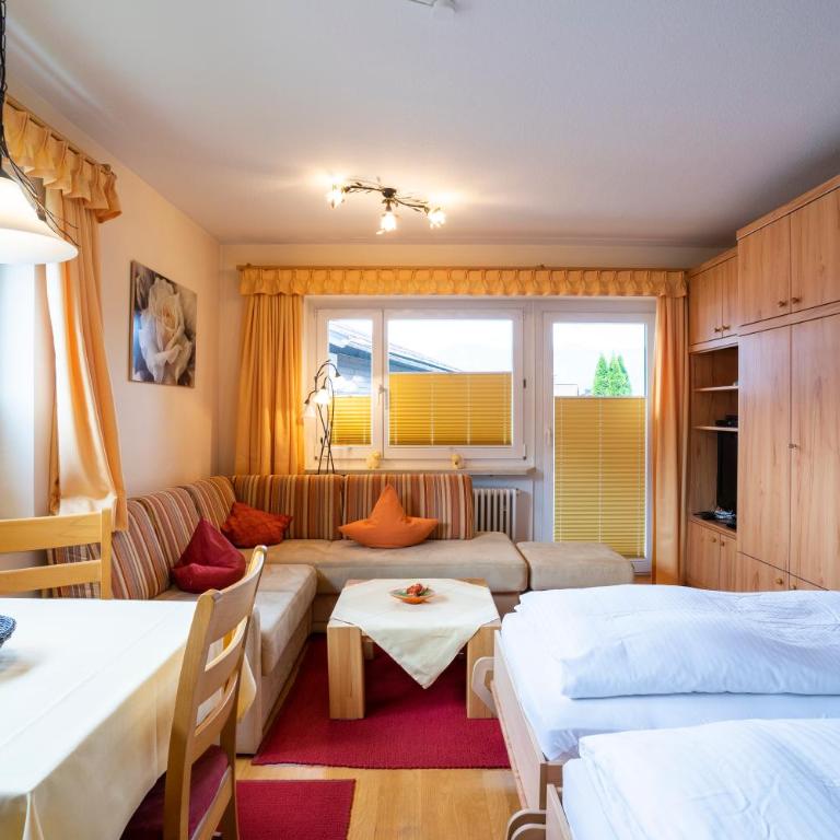 Ferienwohnung Stoltze - Apartment mit Balkon - 1
