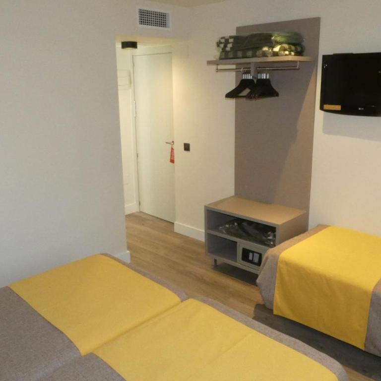 Hotel Zeus - Habitación Triple - 2