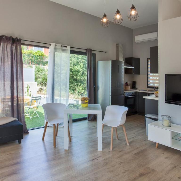 Casa Sol location de vacances indépendante à Calvi moins de 2km plage - Maison de Vacances - 47