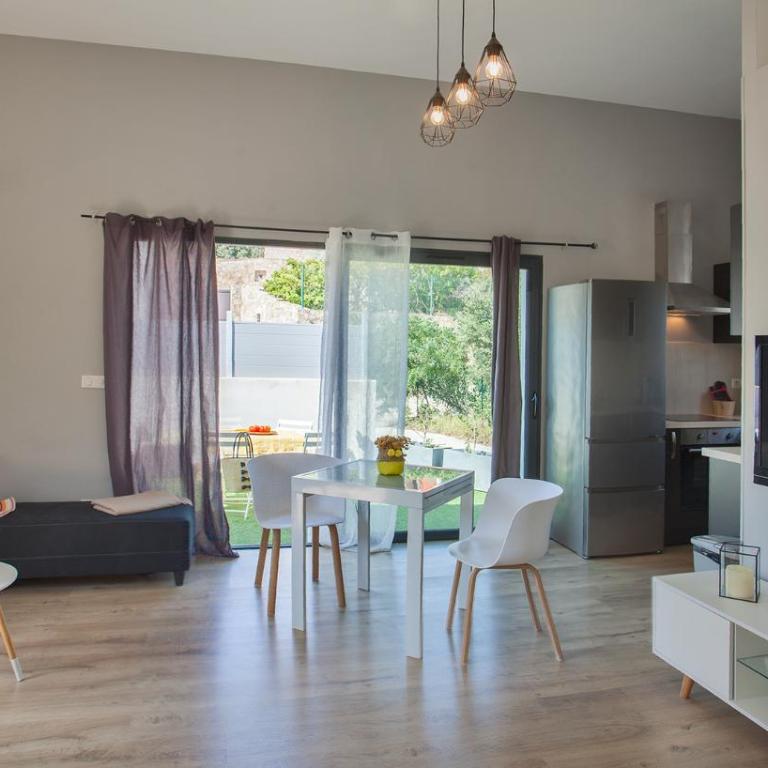 Casa Sol location de vacances indépendante à Calvi moins de 2km plage - Maison de Vacances - 40