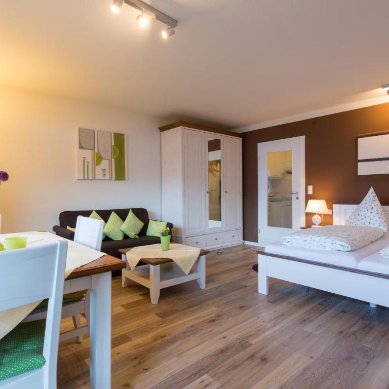 Ferienwohnung Boland - Apartment with Balcony - 8